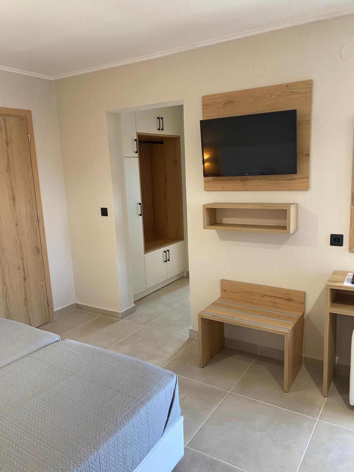 Hotel Grekas Néi Póri Kültér fotó